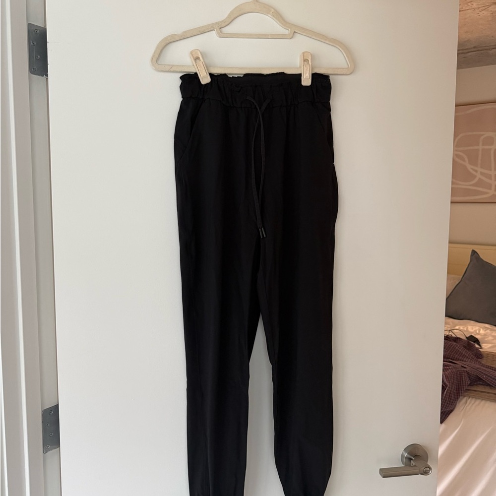 Lululemon Stretch High-Rise Jogger Pants Size 4 Womens 26" Inseam Black